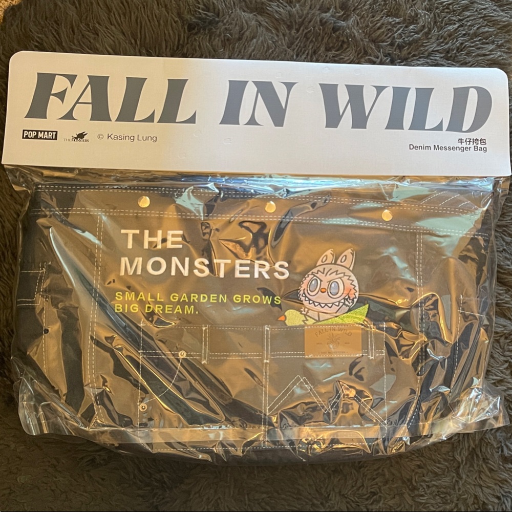 THE MONSTERS FALL IN WILD SERIES-Denim Messenger Bag